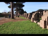 00696 ostia - regio ii - decumanus maximus - portico di nettuno (ii,iv,1) - bli ri westen - 01-2024.jpg